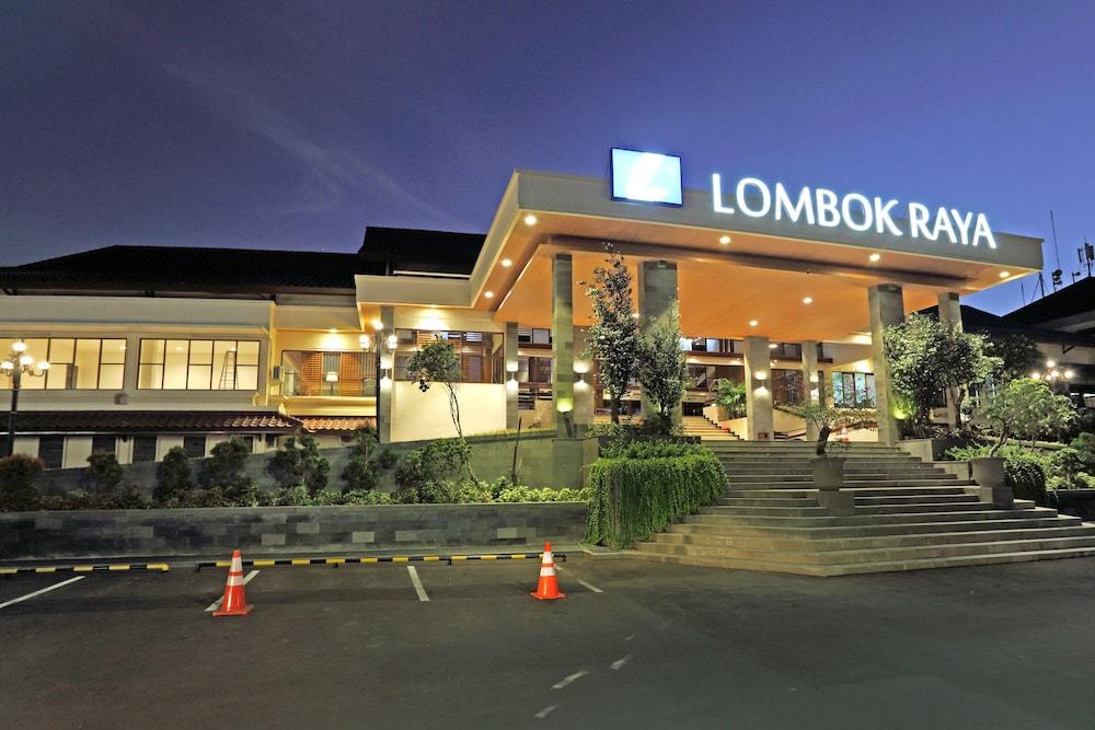 Lombok Raya Hotel Mataram Exterior photo