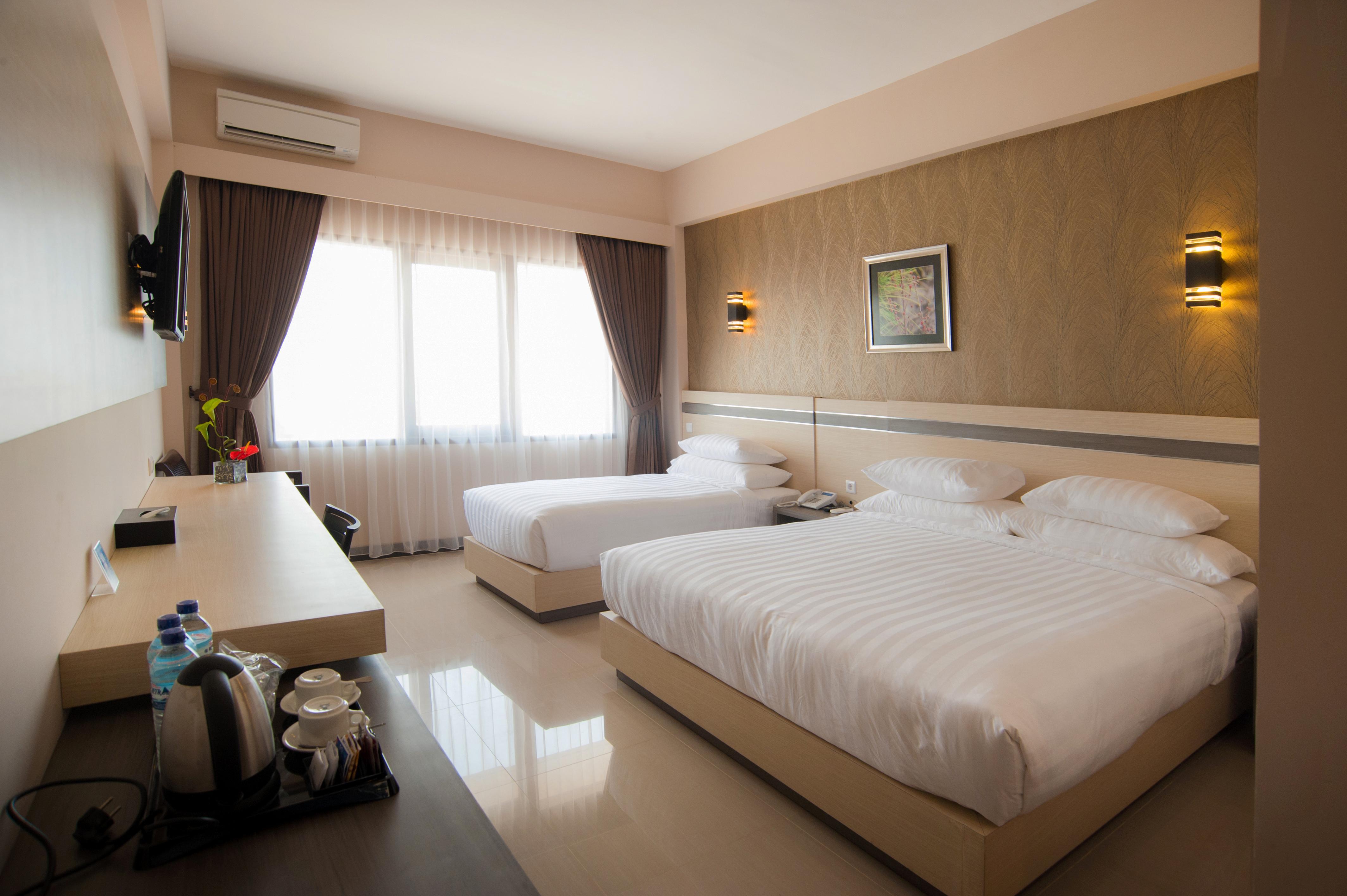 Lombok Raya Hotel Mataram Exterior photo