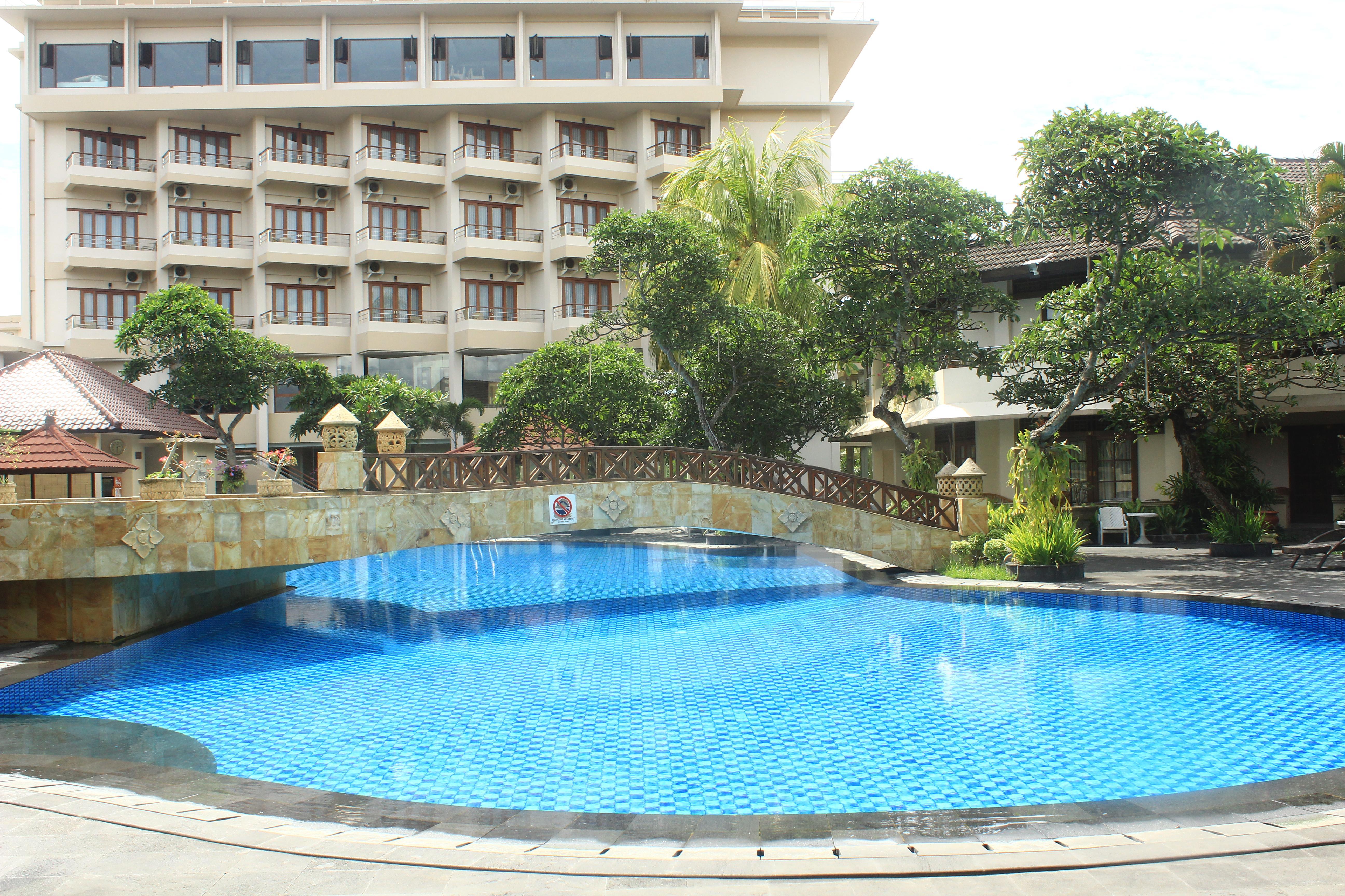 Lombok Raya Hotel Mataram Exterior photo