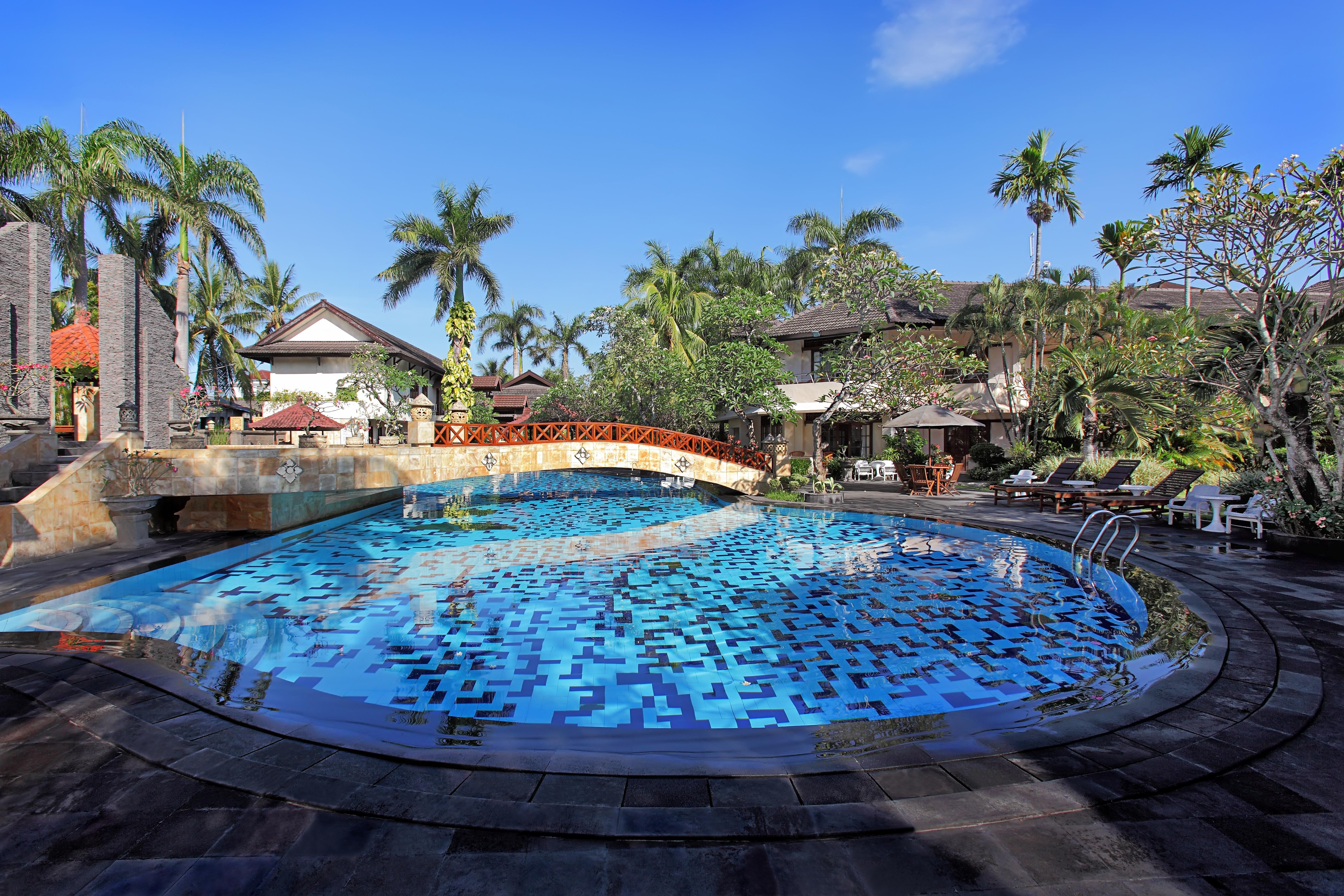 Lombok Raya Hotel Mataram Exterior photo