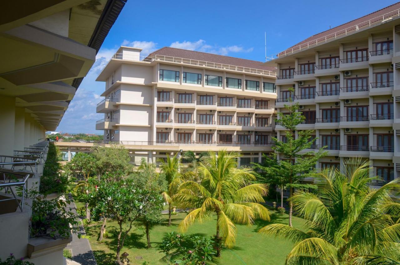 Lombok Raya Hotel Mataram Exterior photo