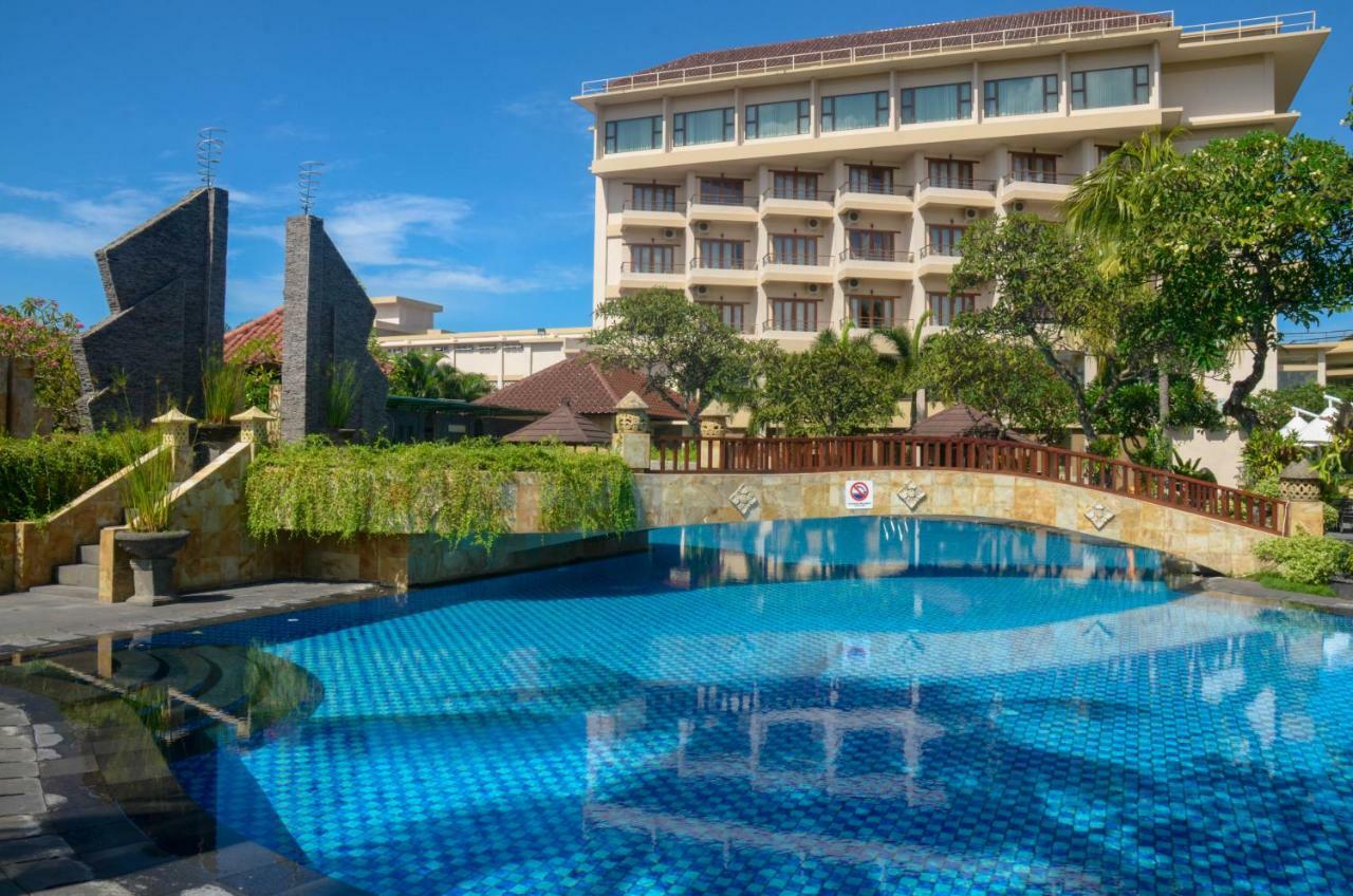 Lombok Raya Hotel Mataram Exterior photo